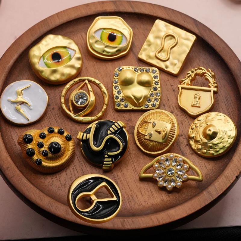 Botão de Metal Vintage em Form - Craft Embellishments avaliação e preço